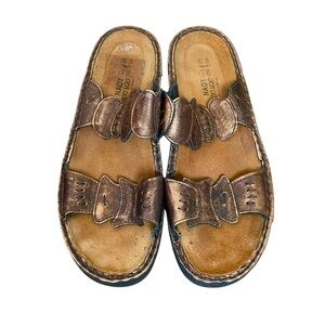 Naot Brown Copper Leather Sandals